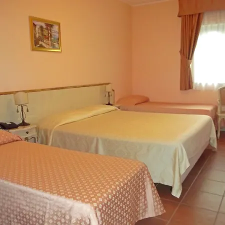 Hotel La Corte Di Opaka 4*